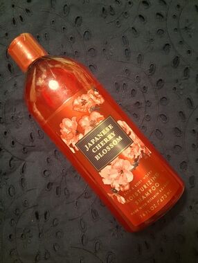 Bath & Body Works Japanese Cherry Blossom Body Wash 473 Ml